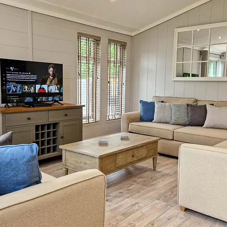 Lodge 4 Bed In Oc-w32820 Pickering