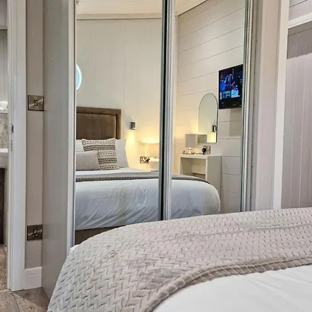 Lodge 4 Bed In Oc-w32820 Pickering